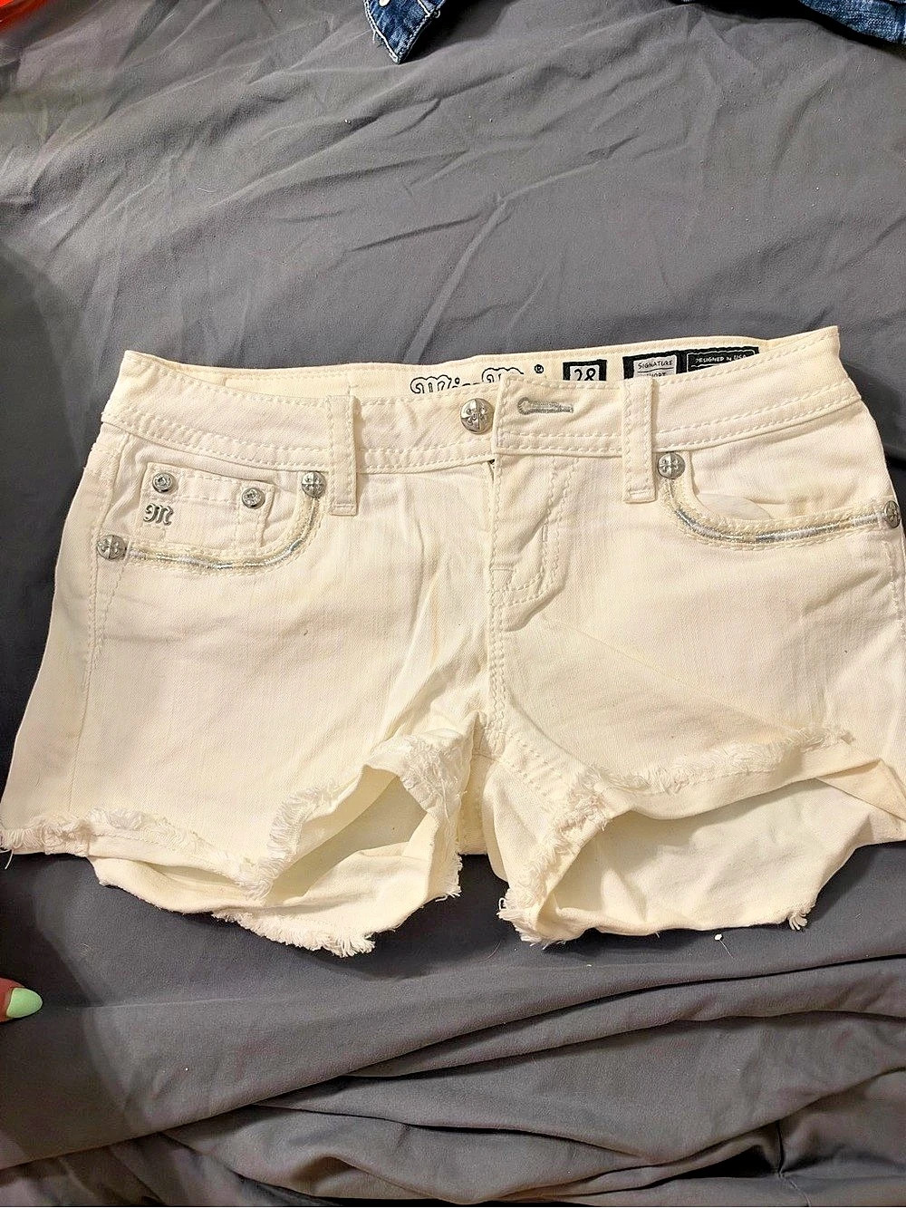 Miss Me Signature Skinny Distressed Jean Shorts Cream Waist 28